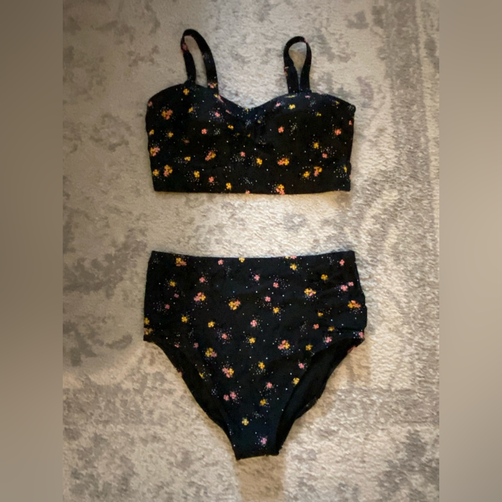 *NWOT* Old Navy two piece bikini floral print - top and bottom size 1X P…